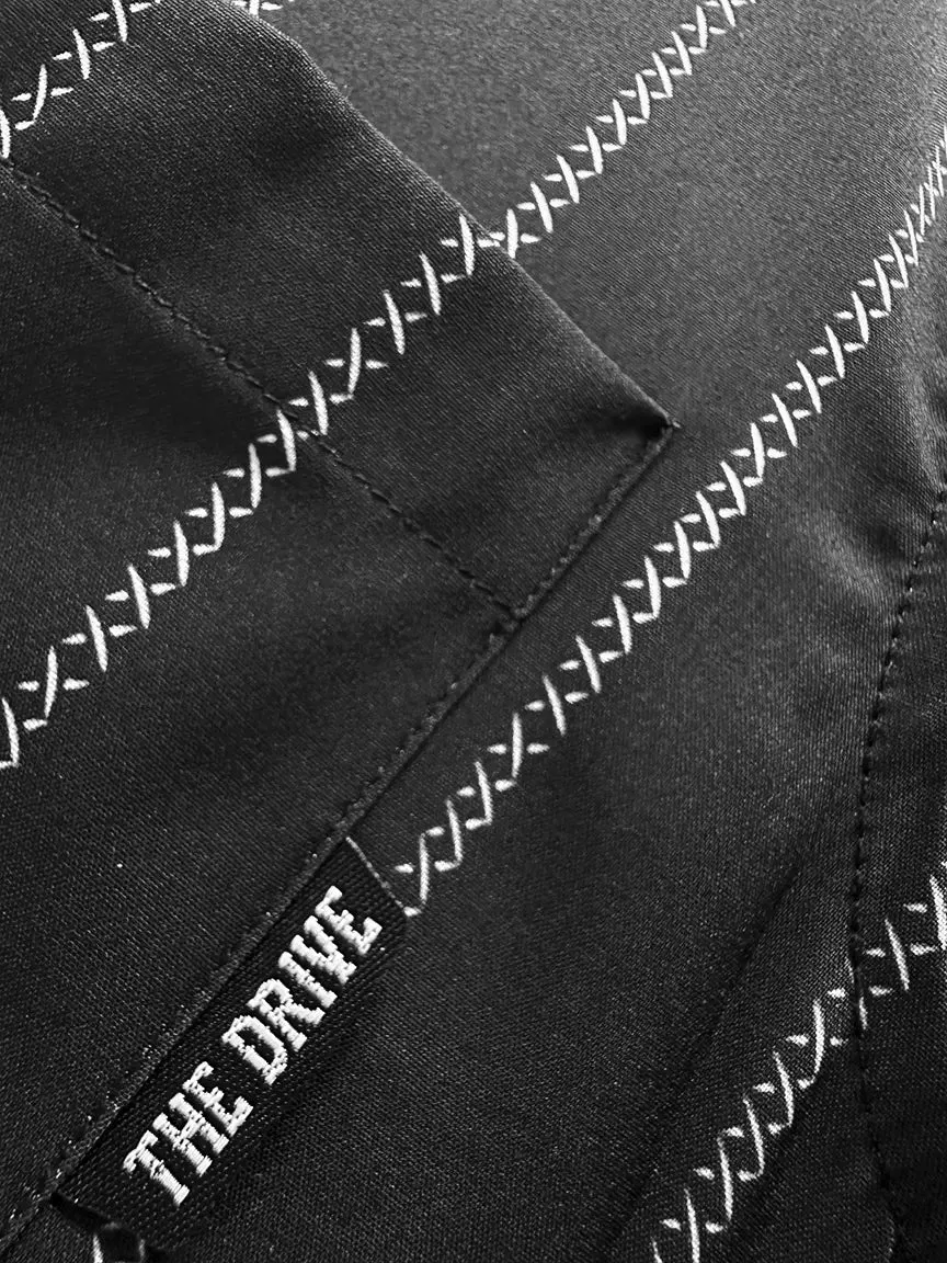 ESSENTIAL BLACK SNITCHES GET STITCHES BUTTON UP