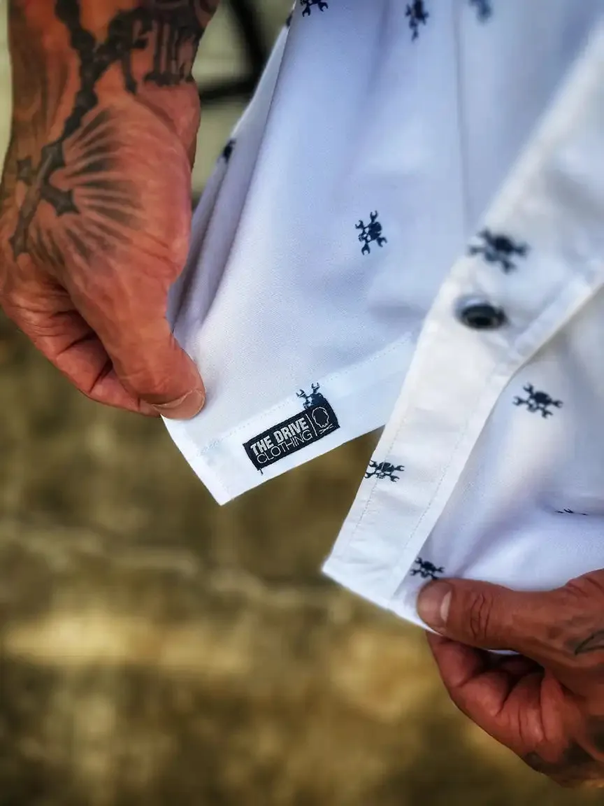 ESSENTIAL WHITE NOBODY CARES BUTTON UP