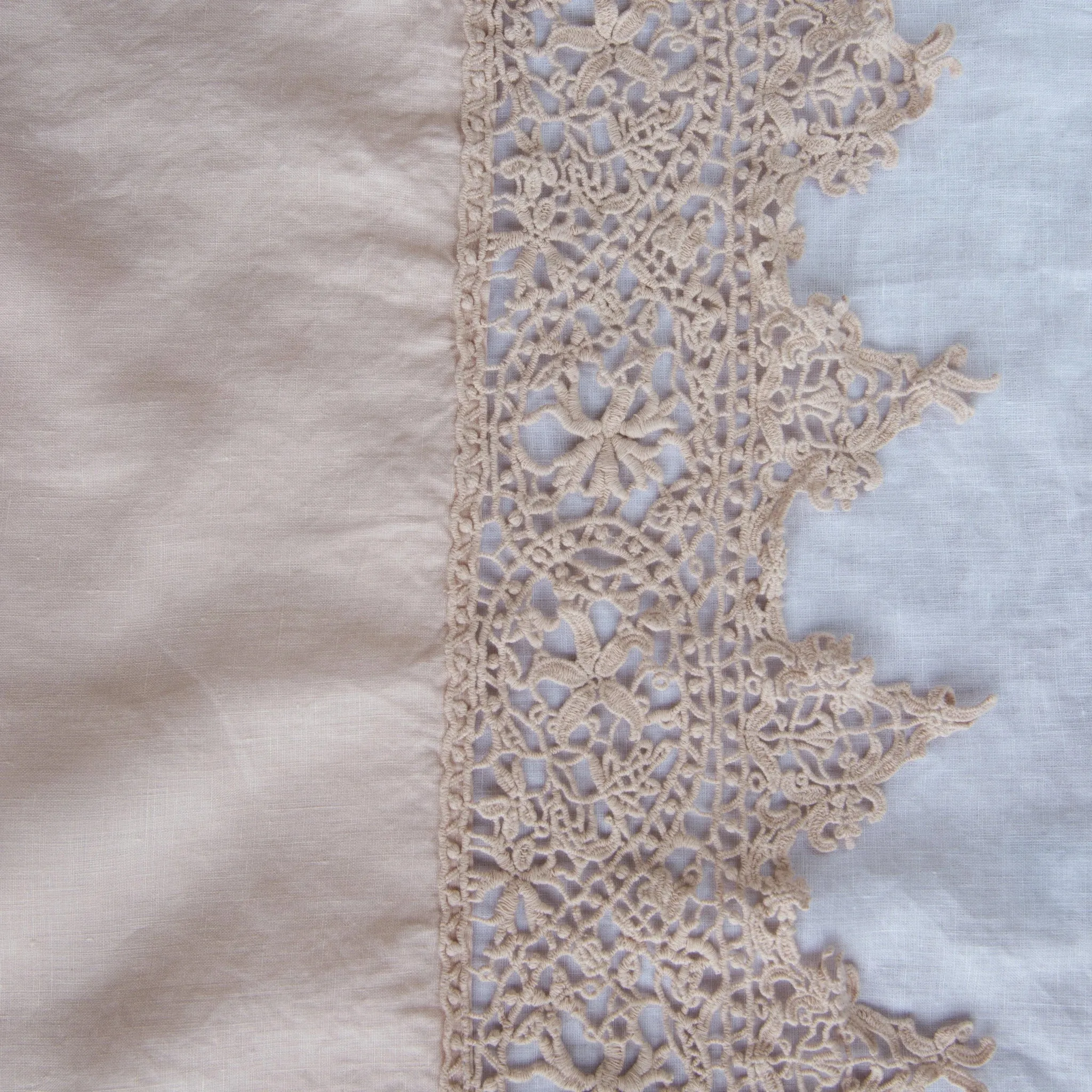 Frida Pillowcase - Pearl - King