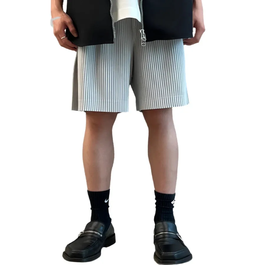 Miyake Plissee-Kurzshorts von Trendset