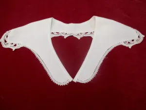 Vintage 20s lace trimmed Collar
